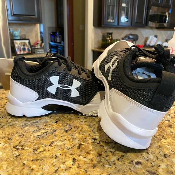 Under Armor Turf Shoes Youth. Baseball - Picture 6 of 6